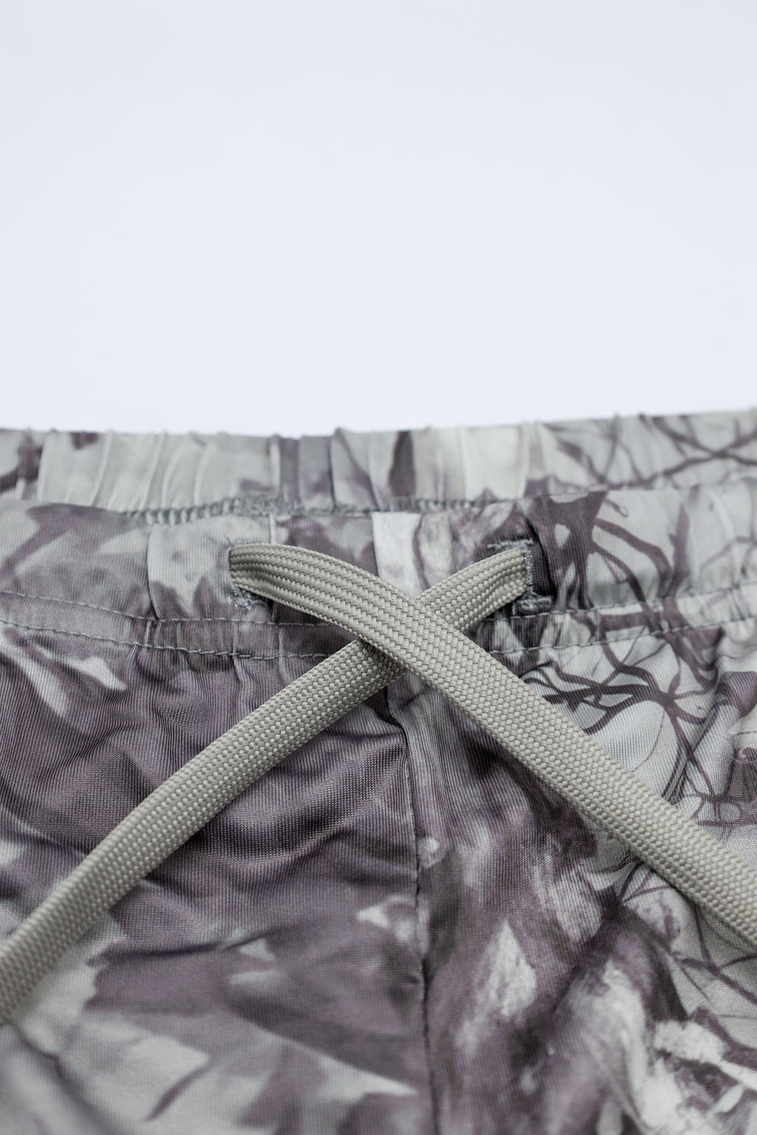 Agile Bodybuilding 4'' Shorts w Zipper Pockets - Leaf Camo