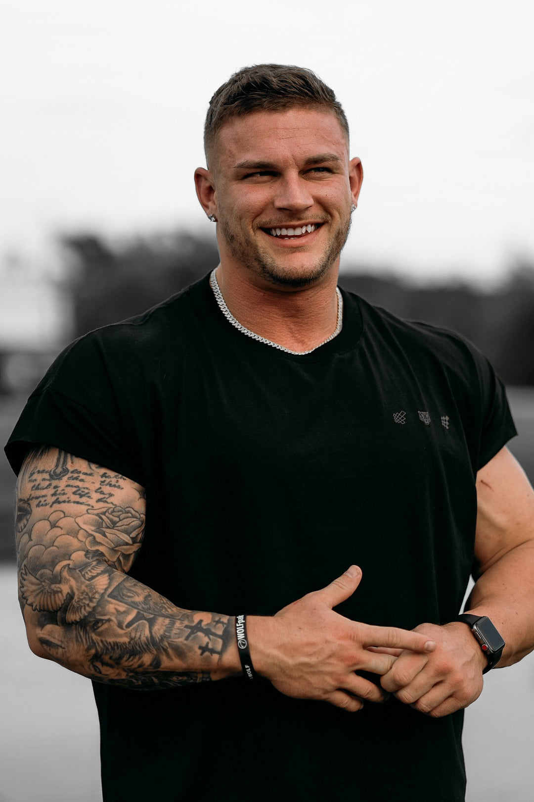 Oversized Raw-Cut Cropped Tee - Black